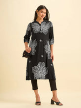 Load image into Gallery viewer, Black And White Viscose Printed Flared Kurti