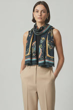 Load image into Gallery viewer, Ebon Stole