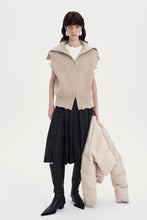 Load image into Gallery viewer, White duck down short down jacket woolen vest two piece set
