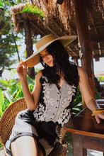 Load image into Gallery viewer, Noa Shorts
