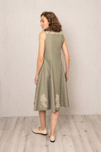 Load image into Gallery viewer, Lima Sleeveless Midi Dress
