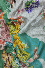 Load image into Gallery viewer, Grey Bloom field Scarf
