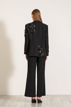 Load image into Gallery viewer, Madhuri Dixit Nene in Solasta Jacket
